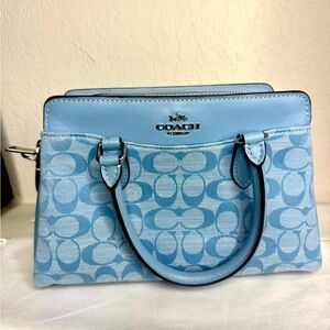GORGEOUS NWOT Coach Mini Darci Carryal cornflower blue